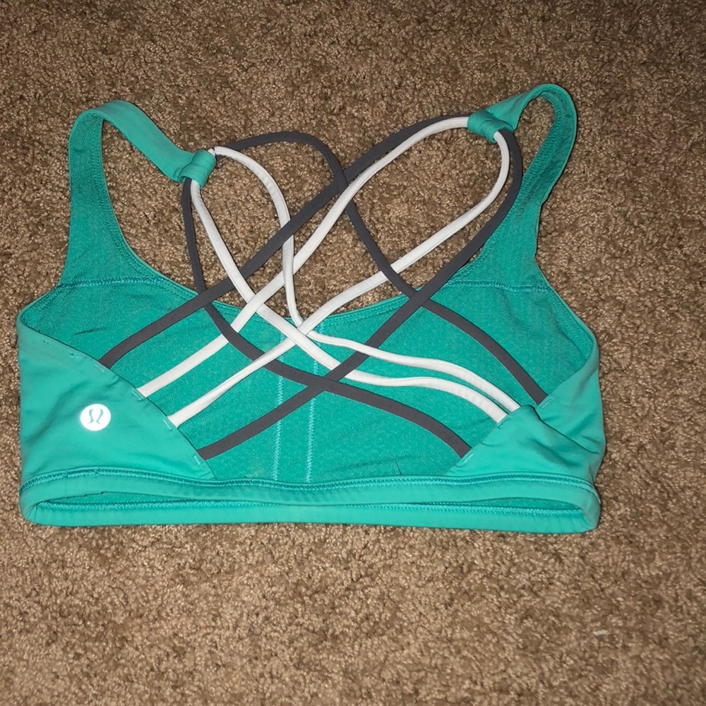 Lululemon sports bra
